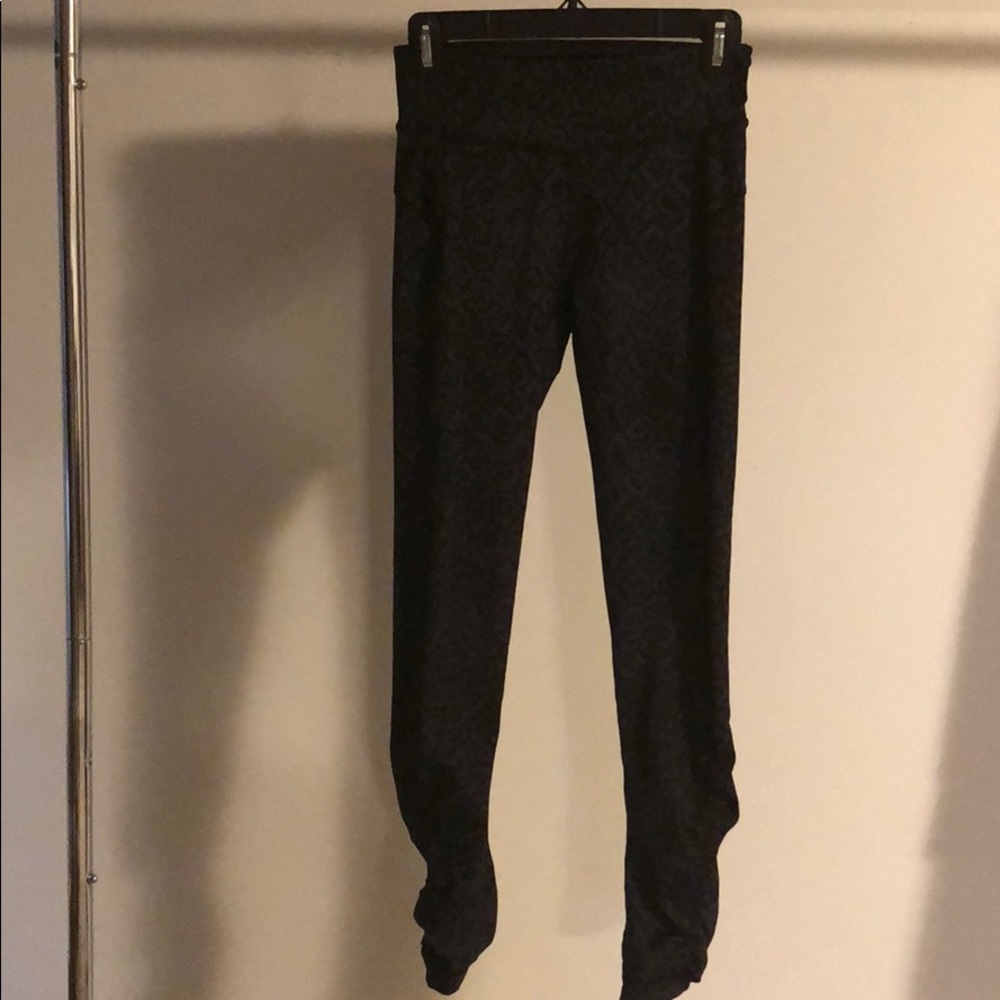 Bass Black Patterned Leggings